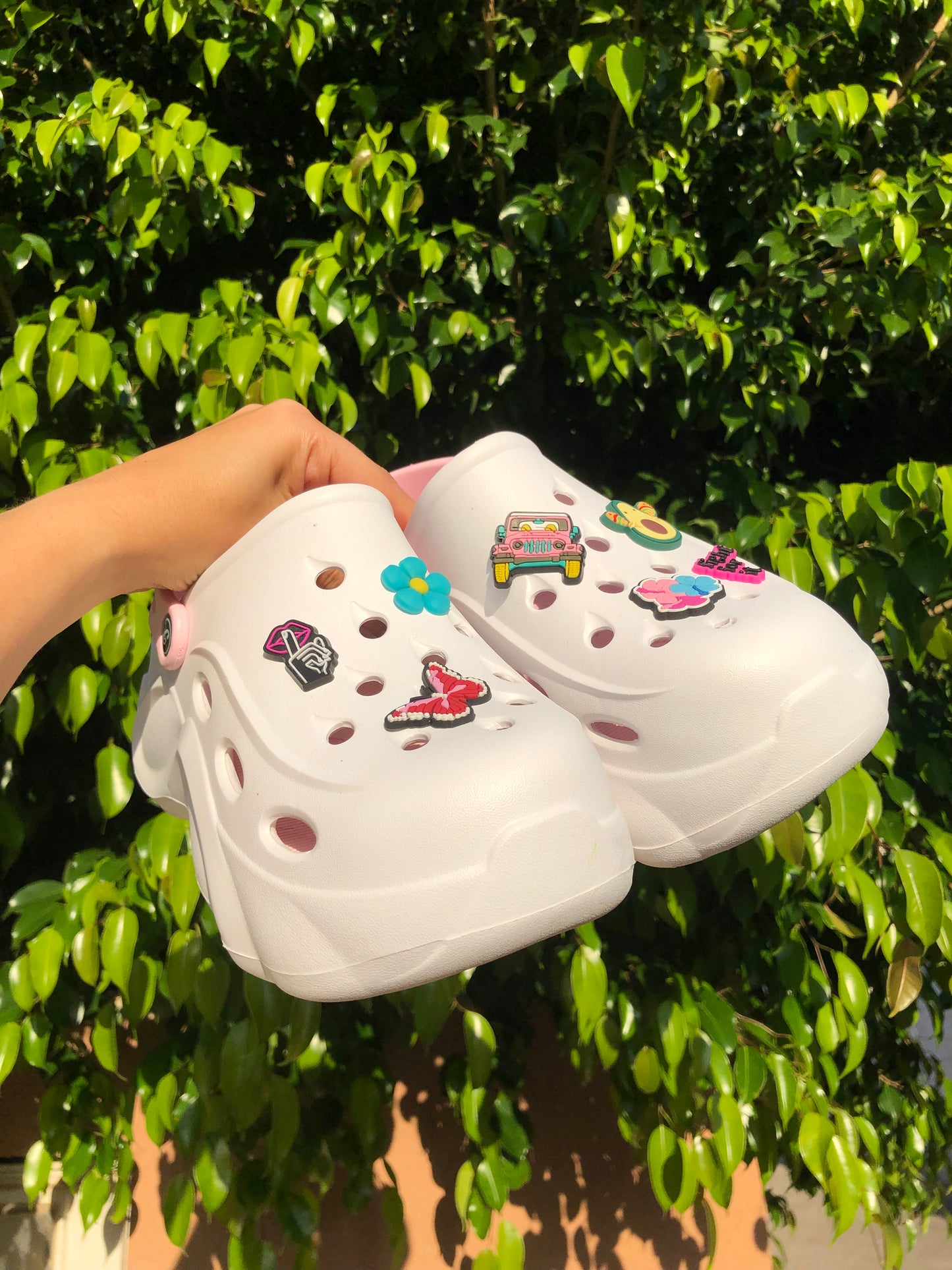 Zapatillas de goma decorables con plataforma